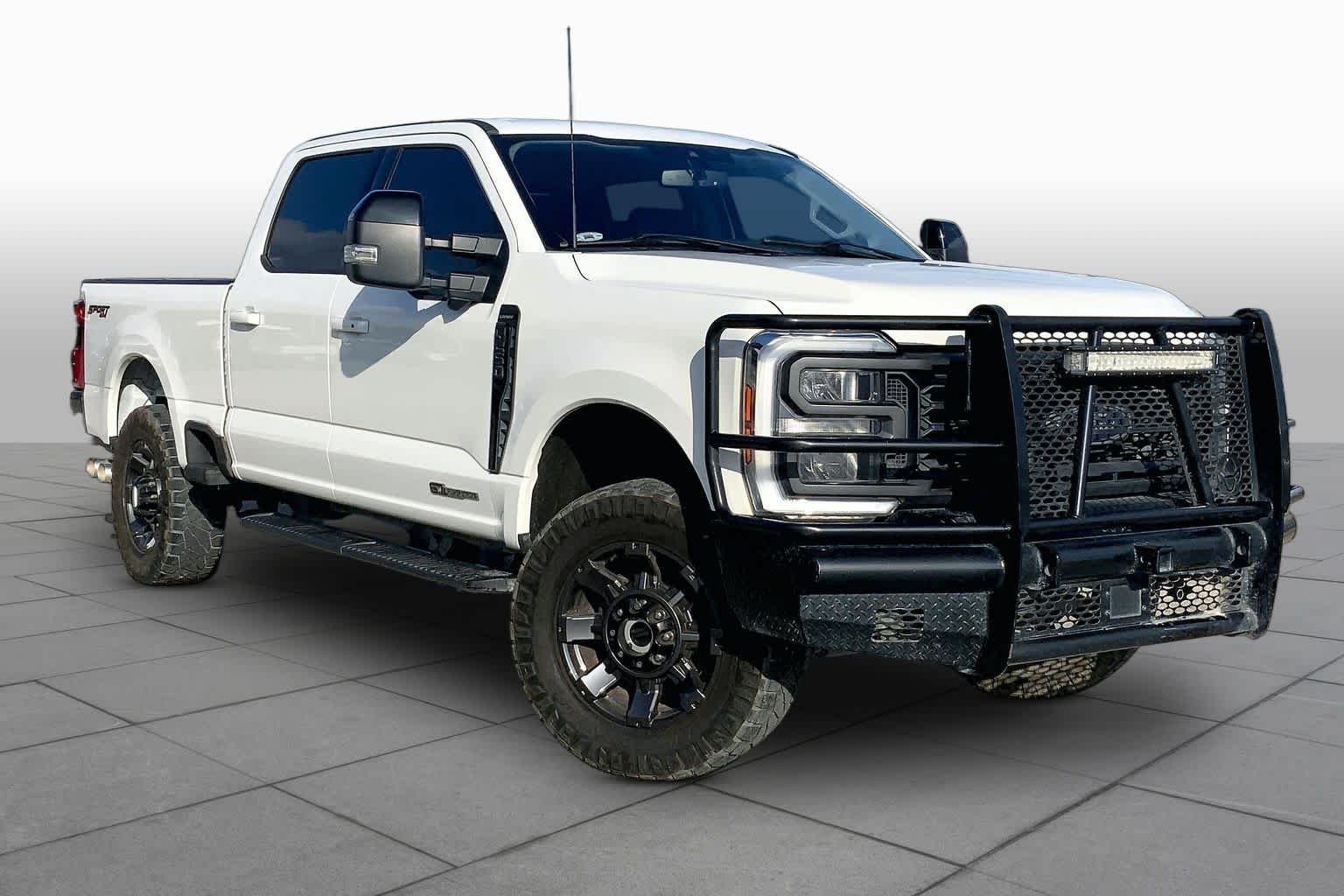 Used 2024 Star White Metallic Tri-Coat Ford F-250 Pickup LARIAT image 3