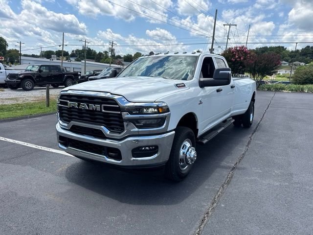 New 2026 Bright White Clear-Coat Exterior Paint RAM Tradesman image 3