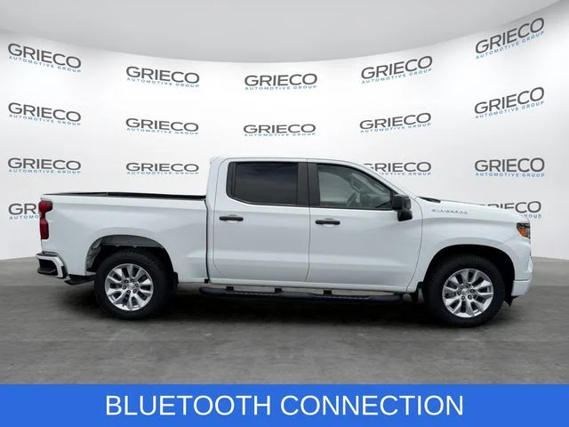 Used 2022 White Chevrolet Custom image 8