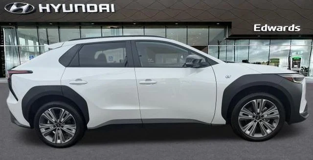 Used 2025 White Subaru Limited image 5