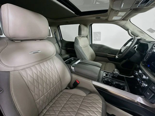 New 2026 Star White Metallic Tri-Coat Ford Platinum image 29