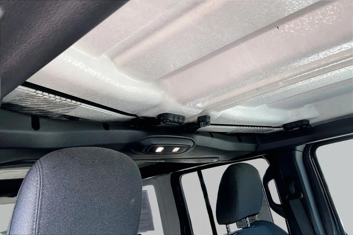 Used 2025  Jeep Sahara 4xe image 26