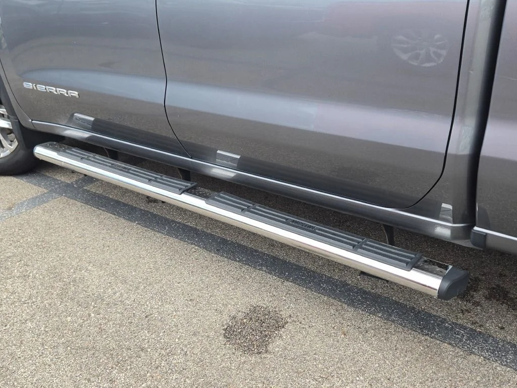 Used 2022 Gray GMC SLT image 16