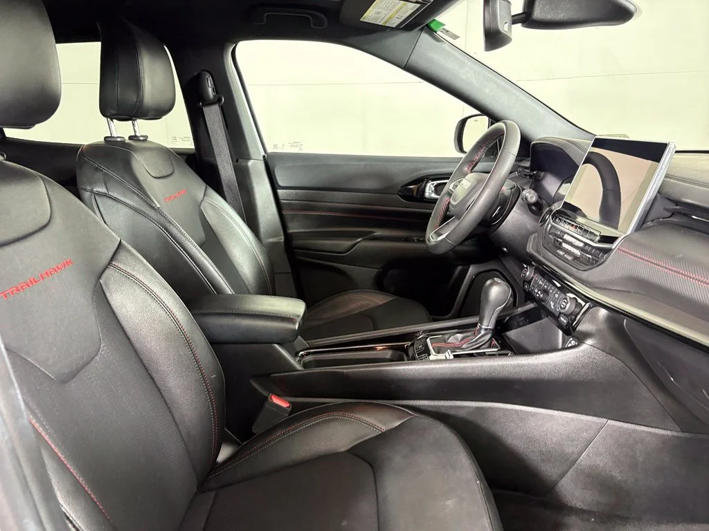 Used 2025 Silver Jeep Trailhawk image 14