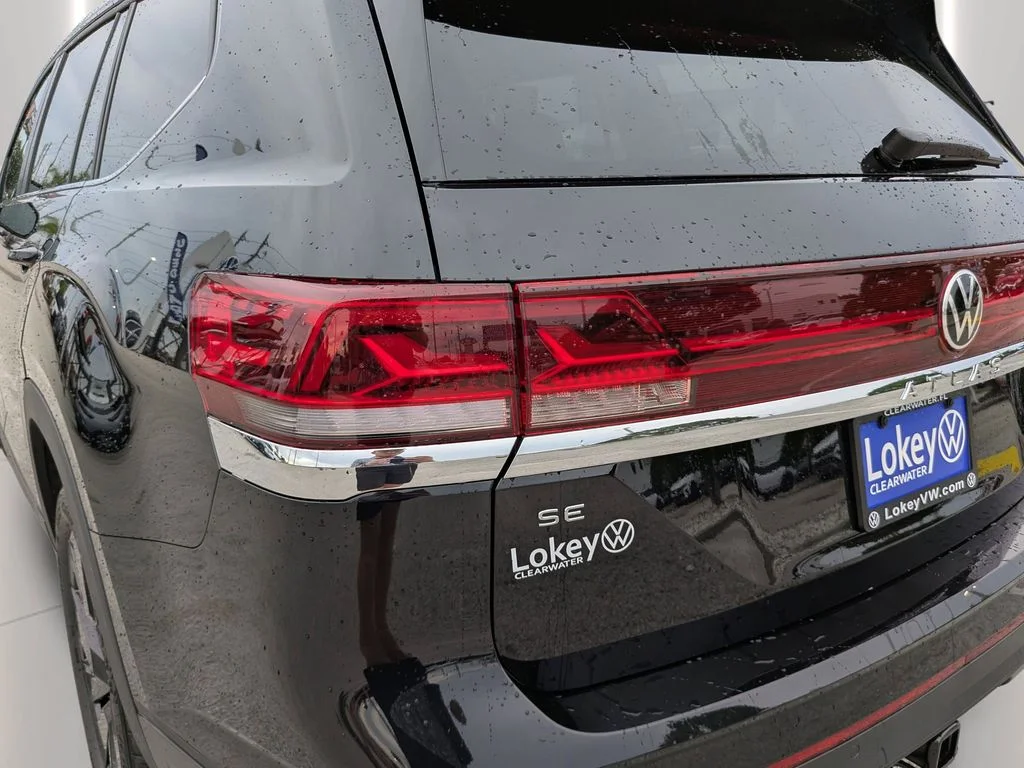New 2026 Black Volkswagen 2.0T SE w/Technology image 8