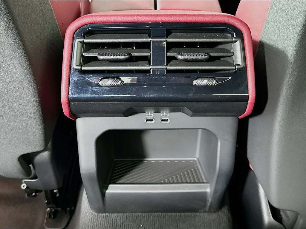 2025 BMW 5 Series 530i - Photo 26