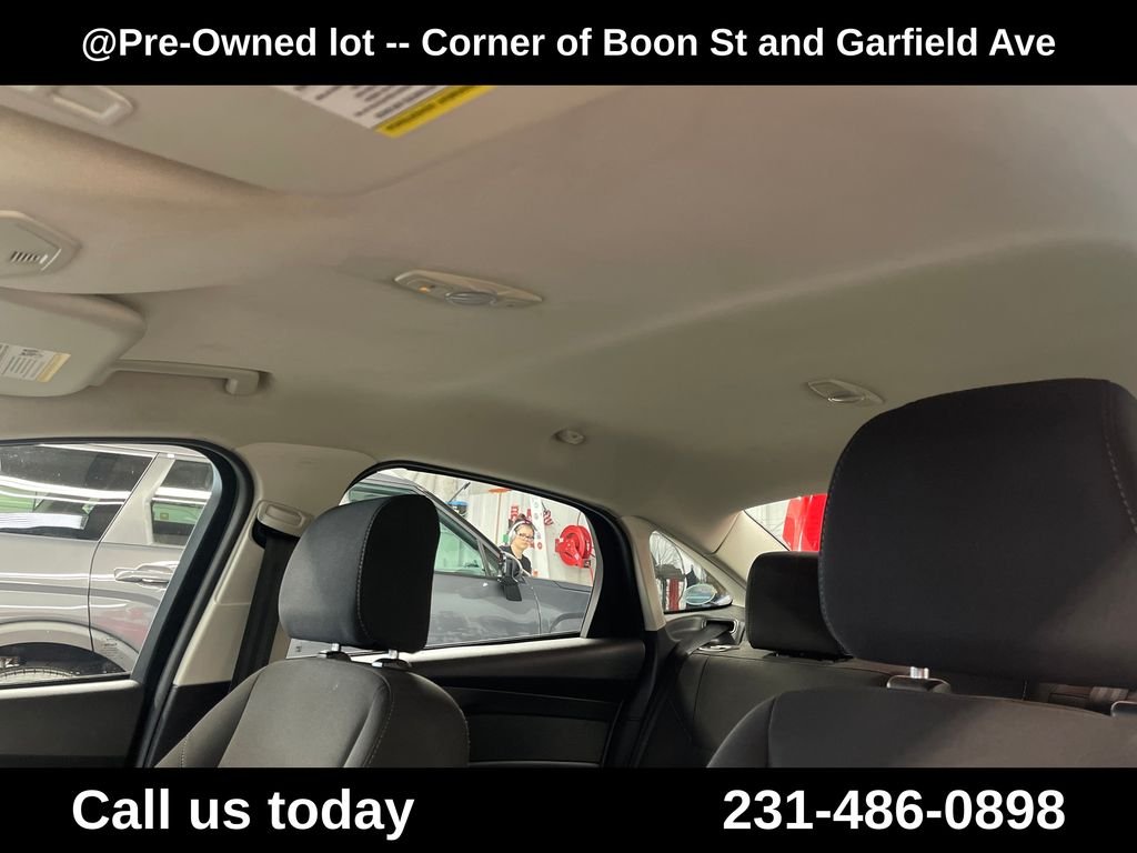 Used 2015 Red Ford SE image 13