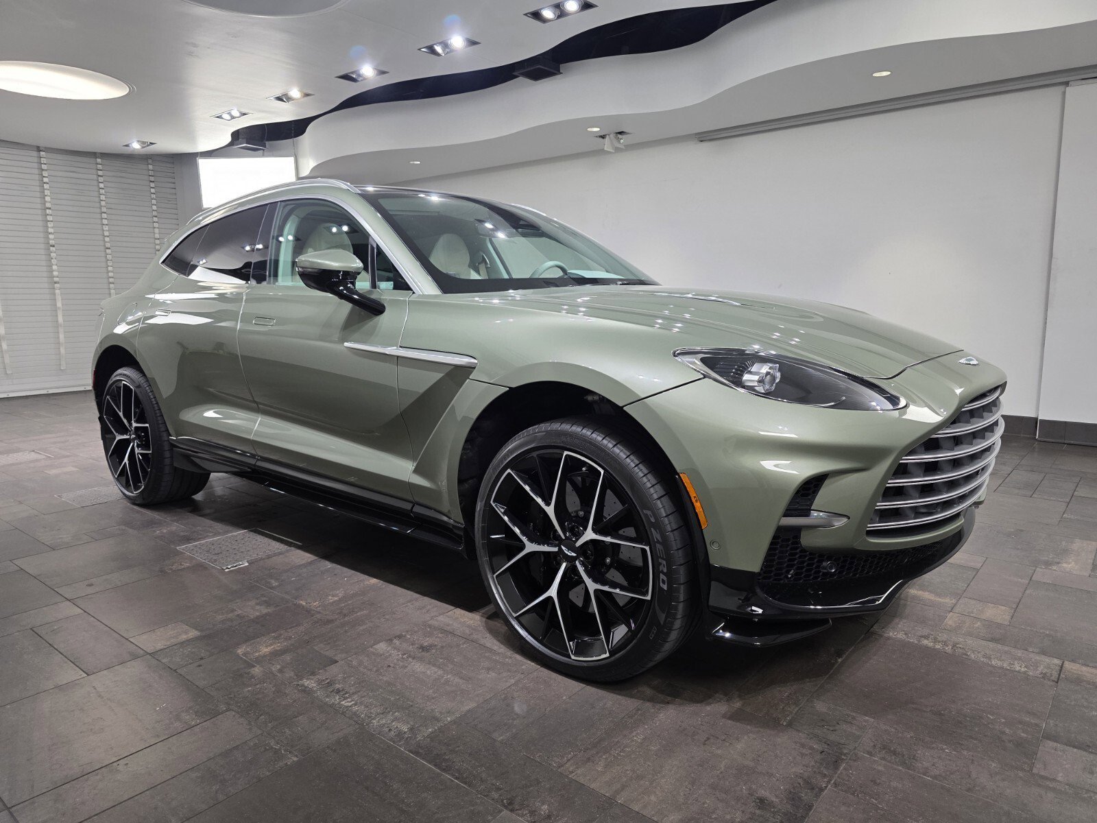 2026 Aston Martin DBX 707