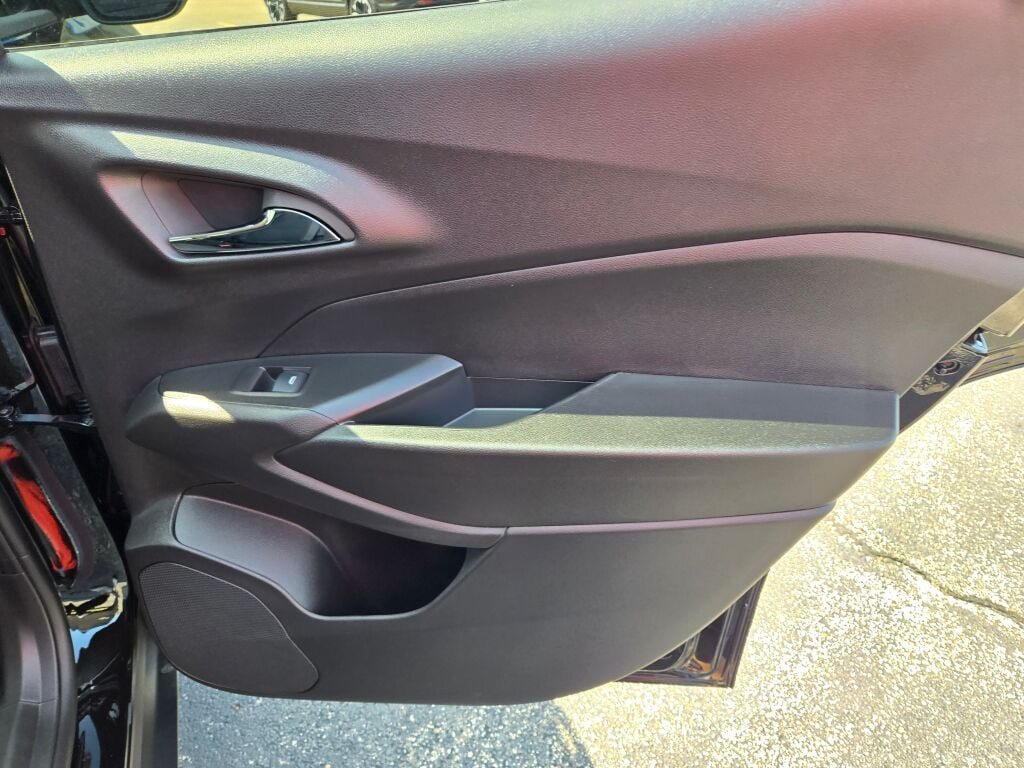 2026 Chevrolet Trax LT - Photo 8