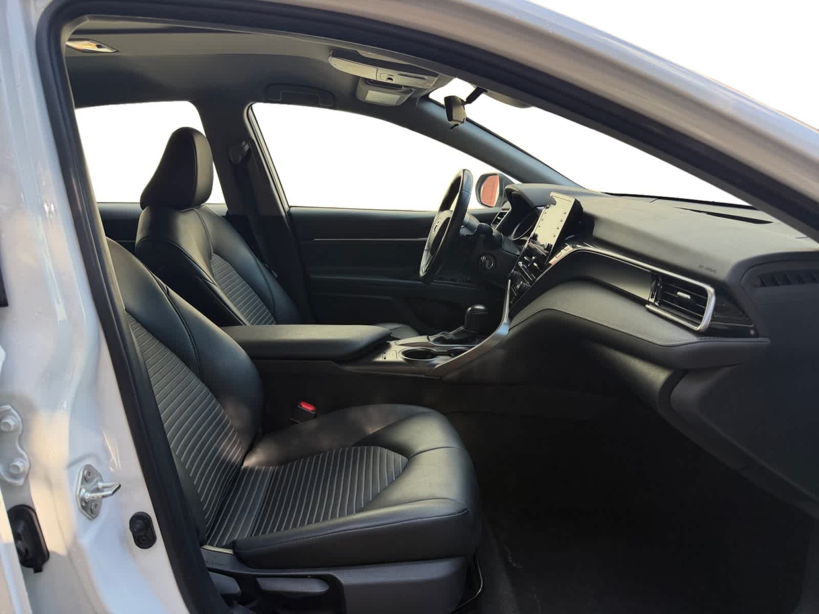 Used 2024 Ice Cap Toyota SE image 17