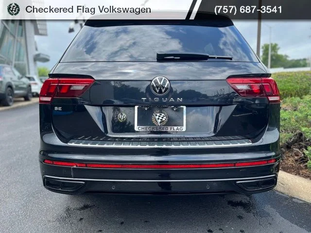 Used 2022 Deep Black Pearl Volkswagen 2.0T SE R-Line Black image 10