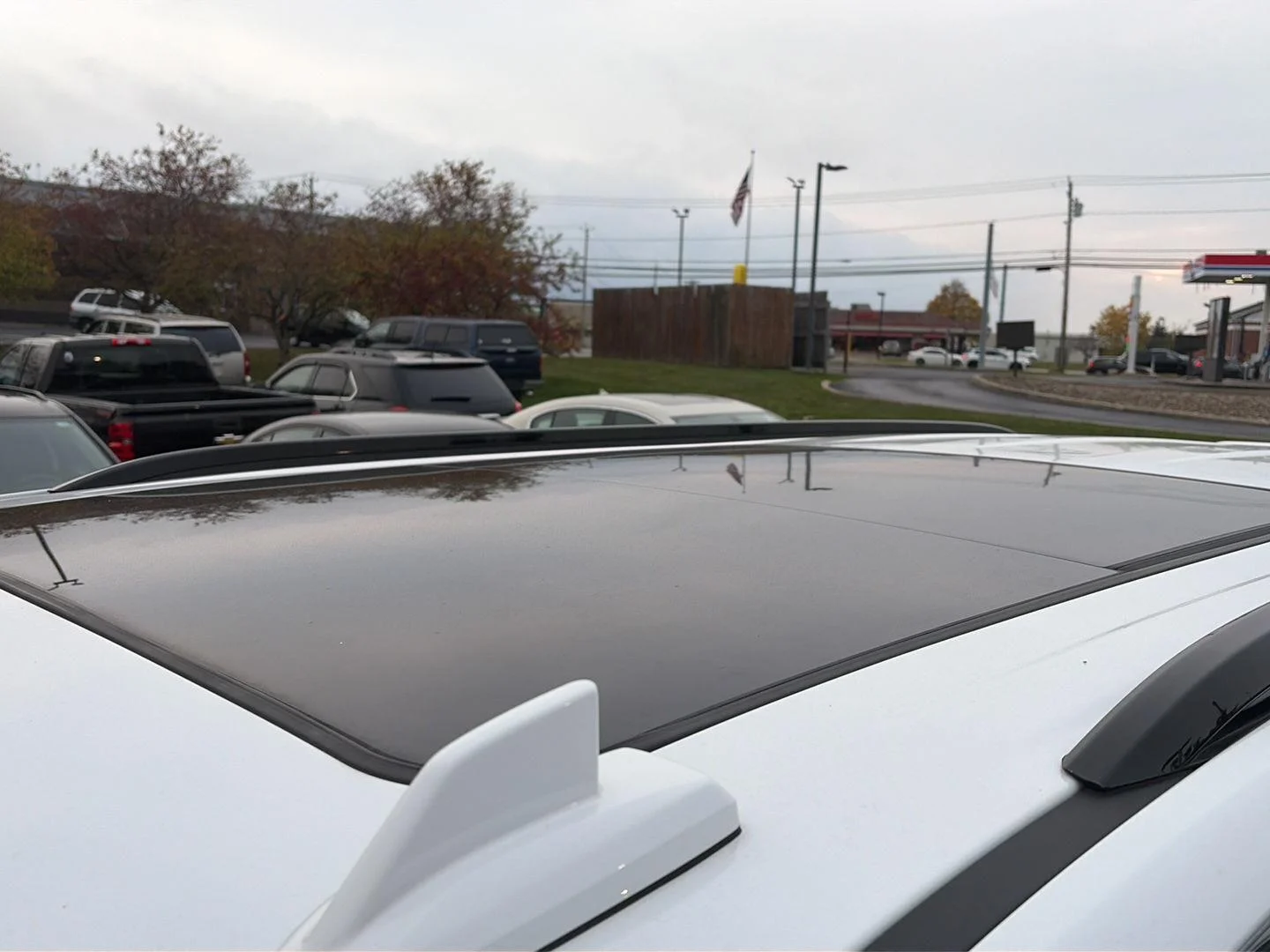 Used 2023 Wh Chevrolet  image 13