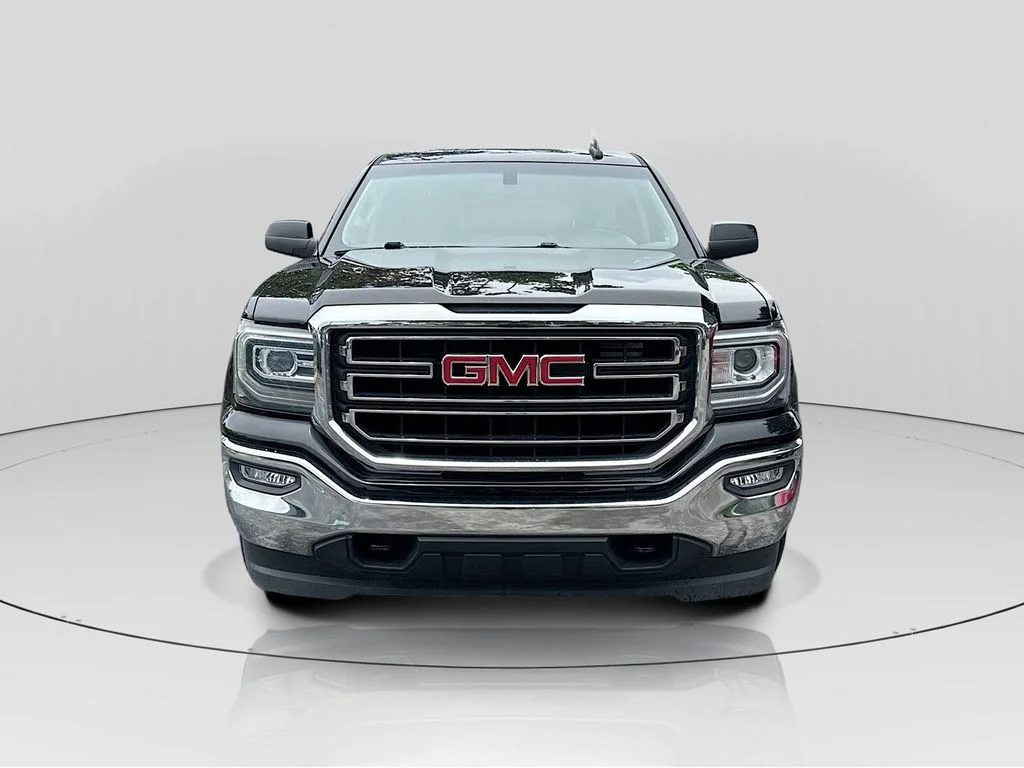 Used 2018 Black GMC SLE image 2