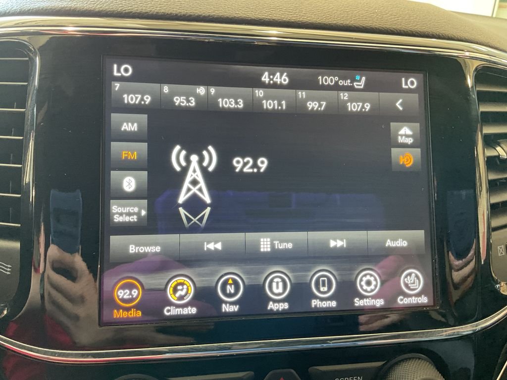 Used 2019 Gray Jeep Limited image 25