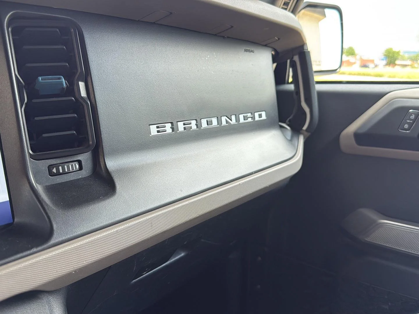 Used 2022 Cactus Gray Ford Wildtrak image 29