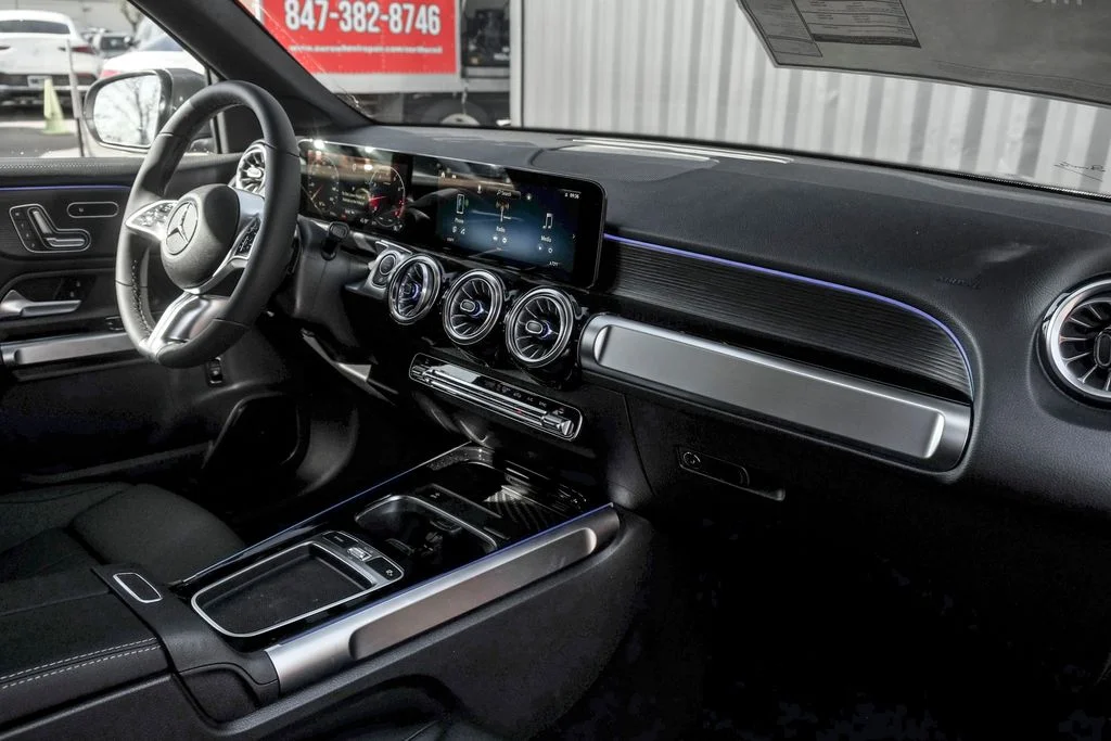 New 2026 Mountain Grey Metallic Mercedes-Benz GLB 250 image 22