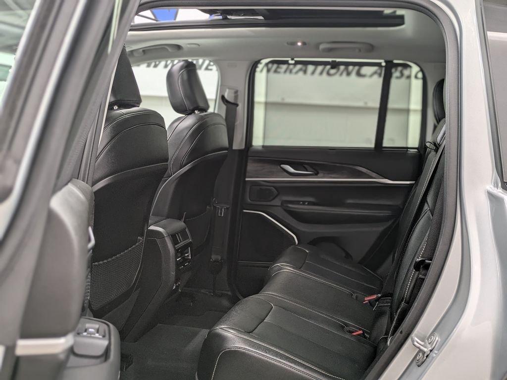 Used 2023 Silver Jeep 4xe image 27