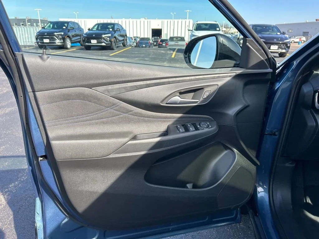 2026 Buick Envista Sport Touring - Photo 17