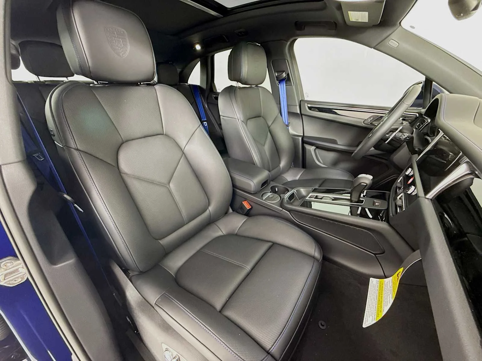 New 2026 Gentian Blue Metallic Porsche S image 29