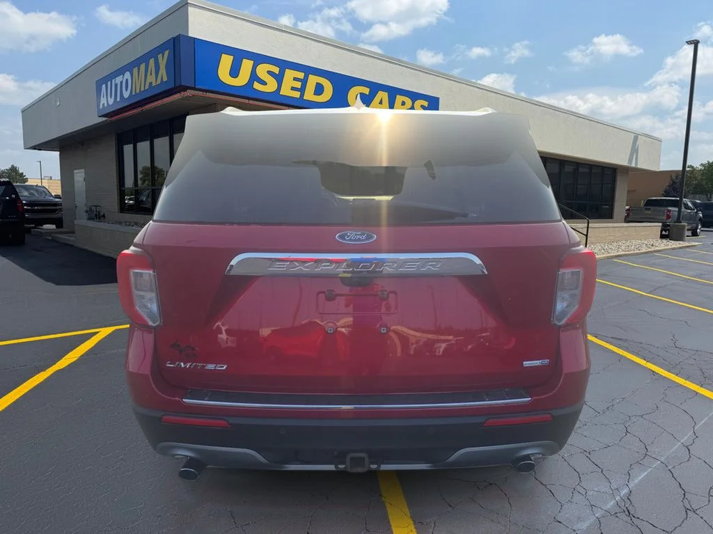 Used 2020 Red Metallic Ford Limited image 6