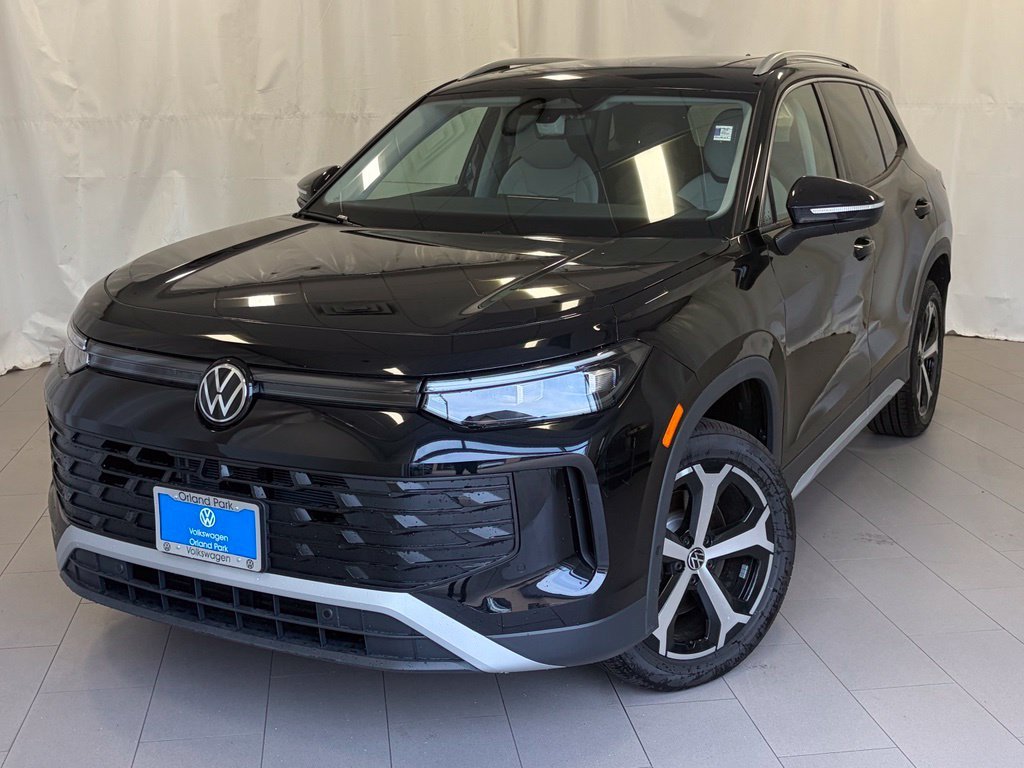 New 2026 Deep Black Pearl Volkswagen 2.0T SE image 3