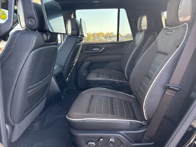 Used 2026 Onyx Black GMC Denali Ultimate image 30