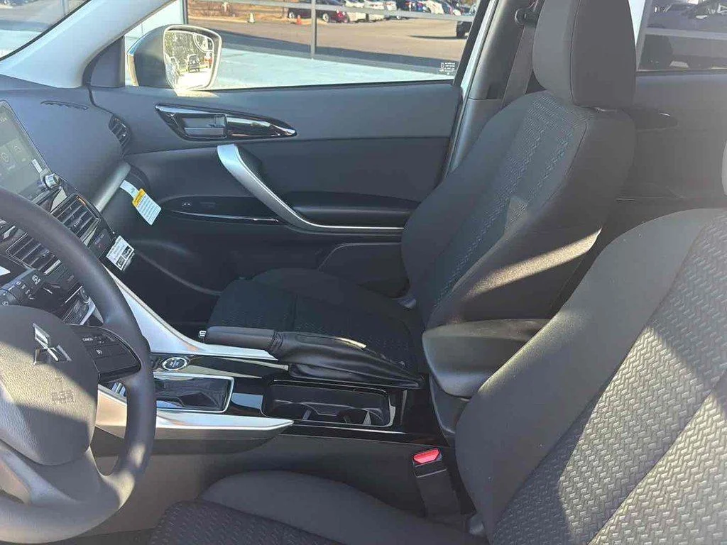 2026 Mitsubishi Eclipse Cross LE - Photo 12