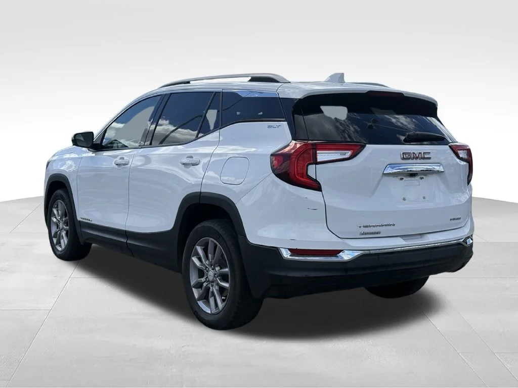 Used 2022 White GMC SLT image 3