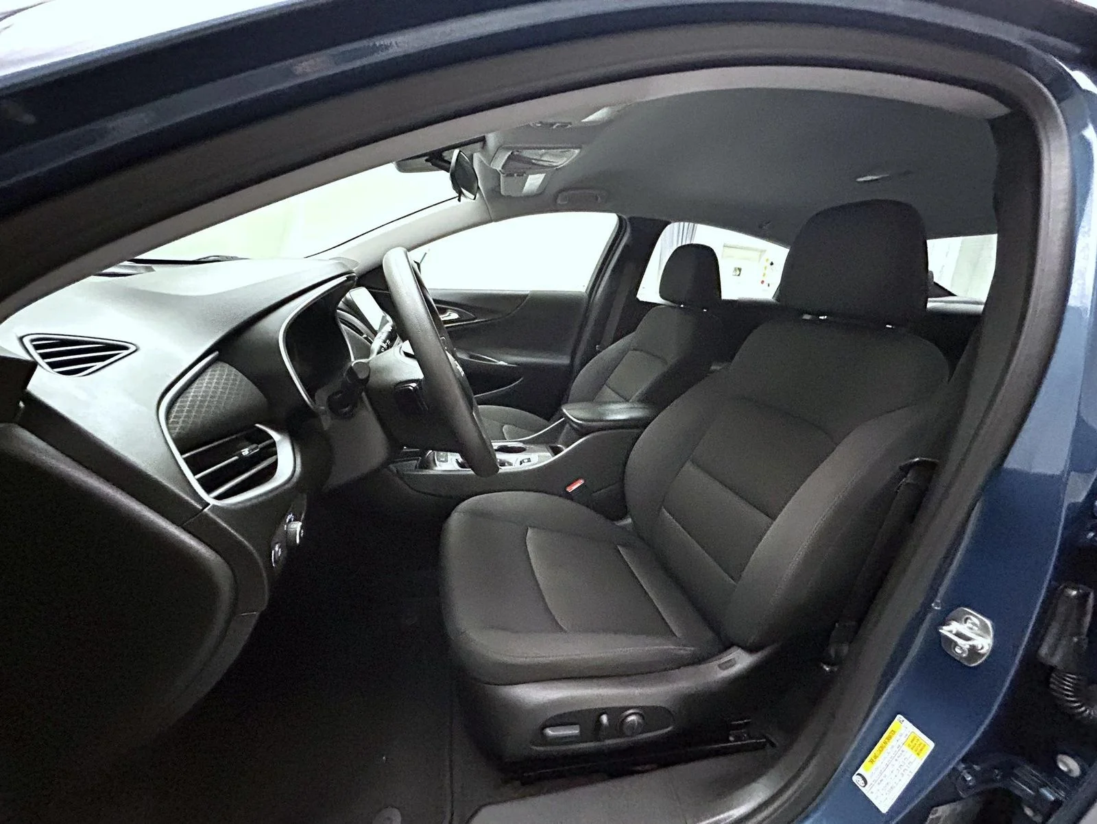 Used 2025 Blue Chevrolet LT image 10
