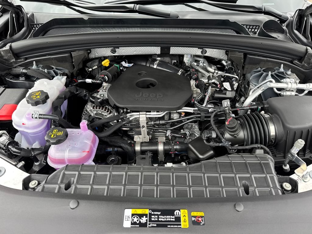 New 2027 Sting-Gray Clearcoat Jeep Laredo Altitude image 9