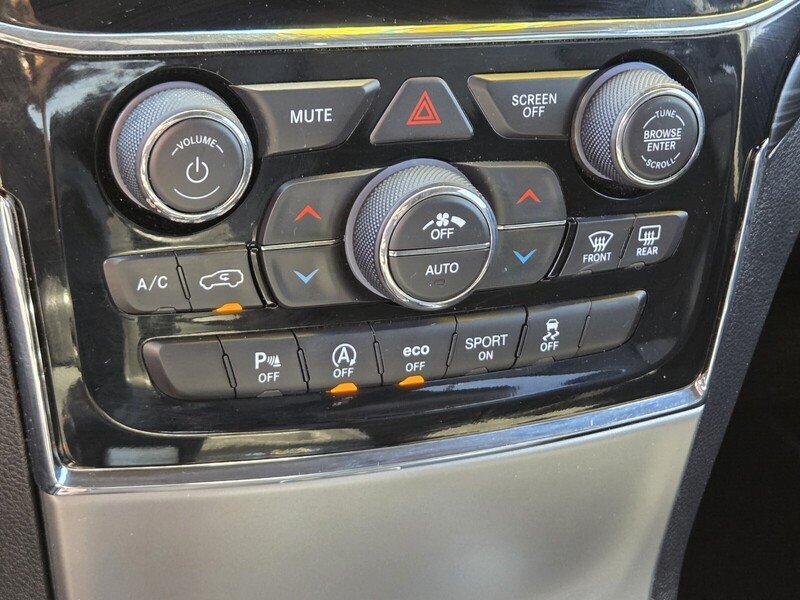 Used 2019 Billet Silver Metallic JEEP ALTITUDE 4X2 image 25
