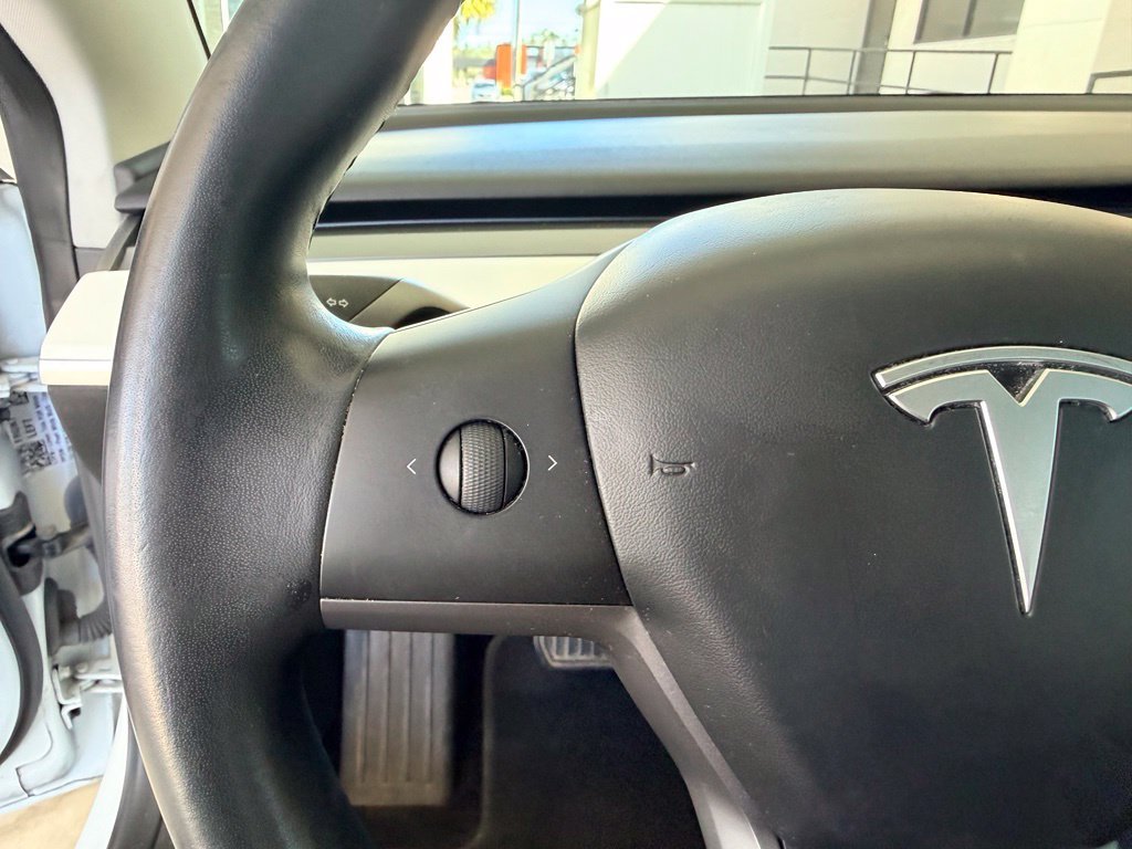 Used 2018 White Tesla Long Range image 19