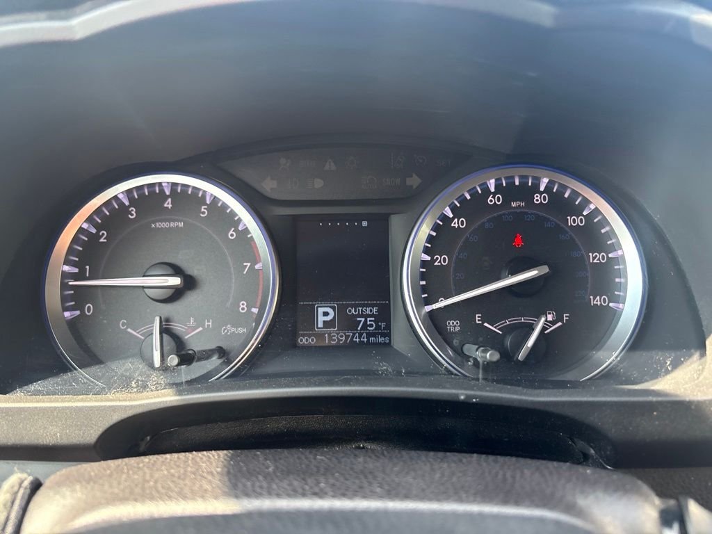 Used 2016 Gray Toyota LE V6 image 17