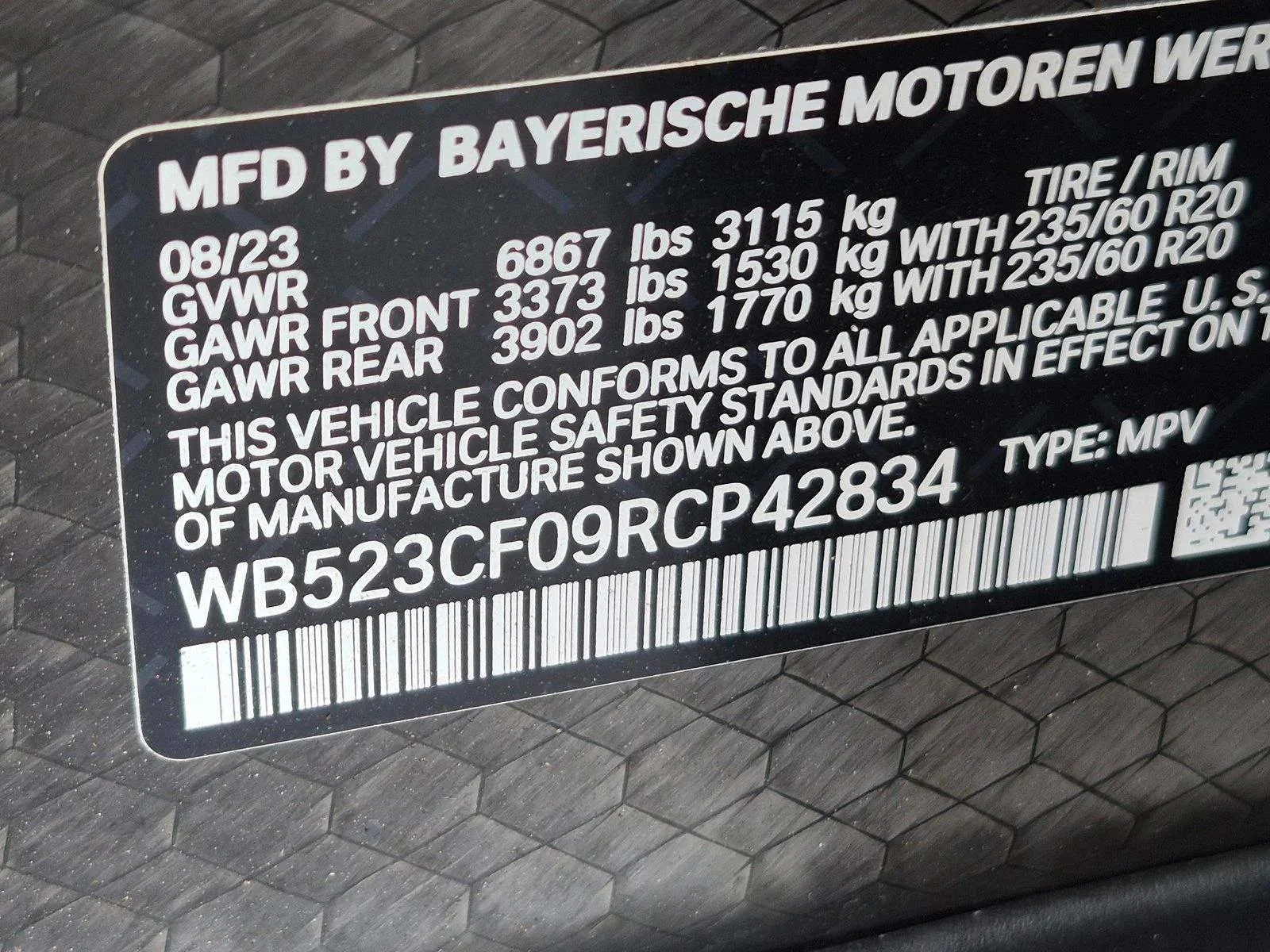 Used 2024 Black Sapphire Metallic BMW xDrive50 image 15