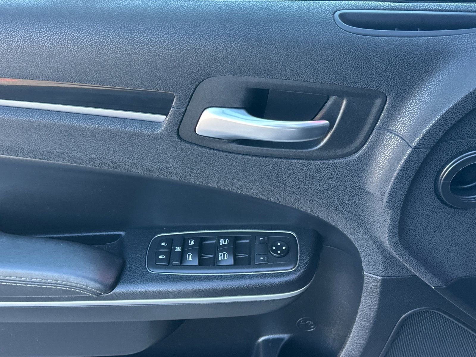 Used 2019 Gloss Black Chrysler S image 10