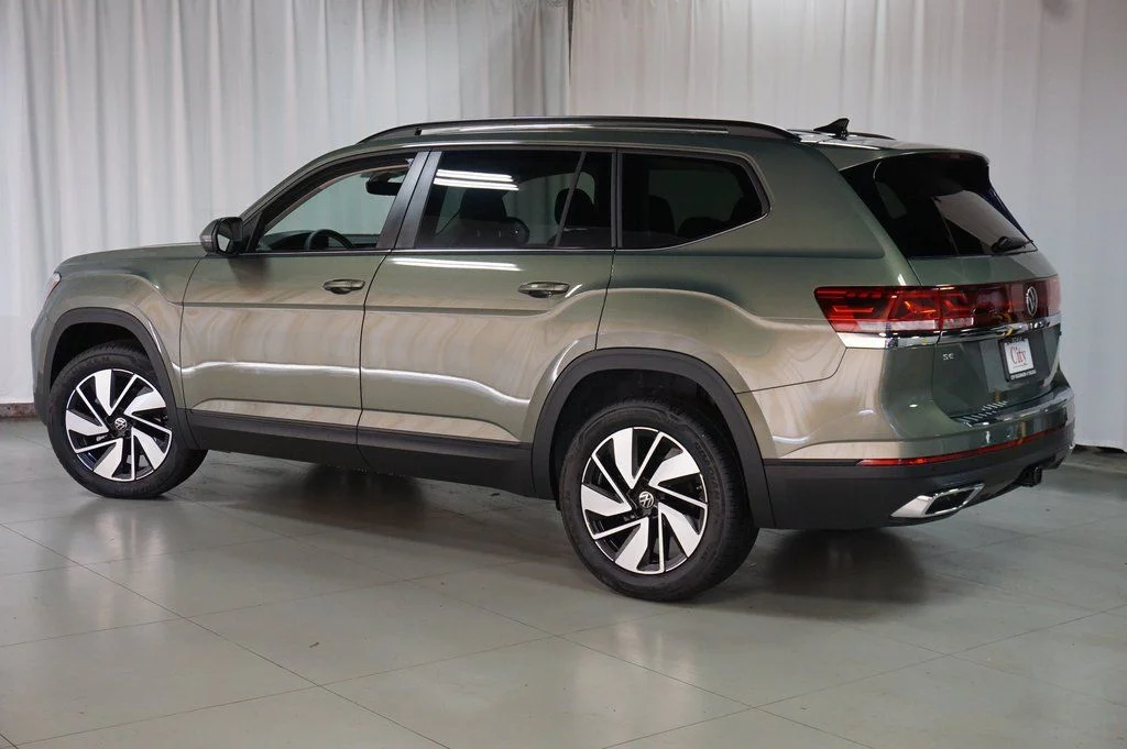 New 2026 Green Volkswagen 2.0T SE w/Technology image 8