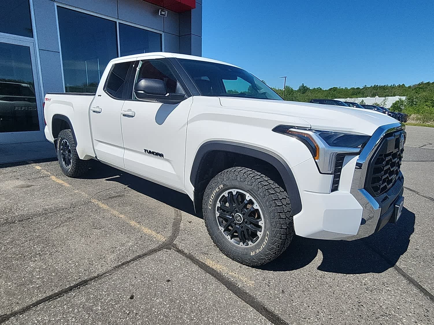 Used 2023 Ice Cap Toyota SR5 image 2