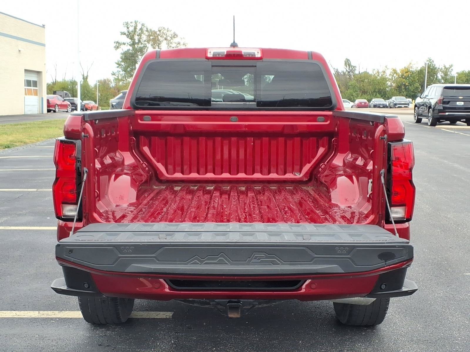 Used 2023 RADIANT RED TINTCOAT Chevrolet 4WD LT image 29