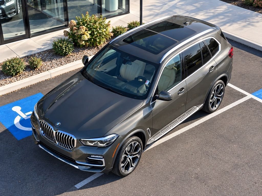 Used 2021 Green BMW sDrive40i image 9