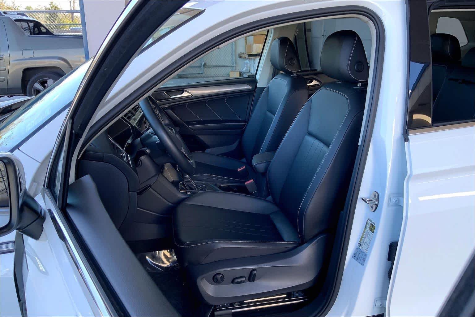 2022 Volkswagen Tiguan SE - Photo 8