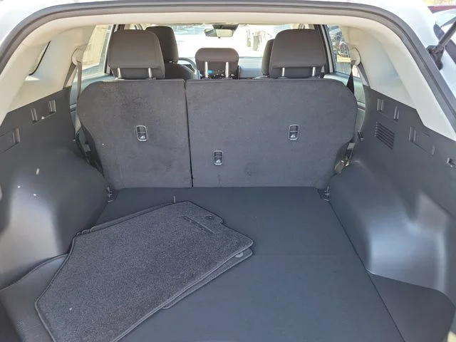 New 2026 Glacial White Pearl Kia LX image 27