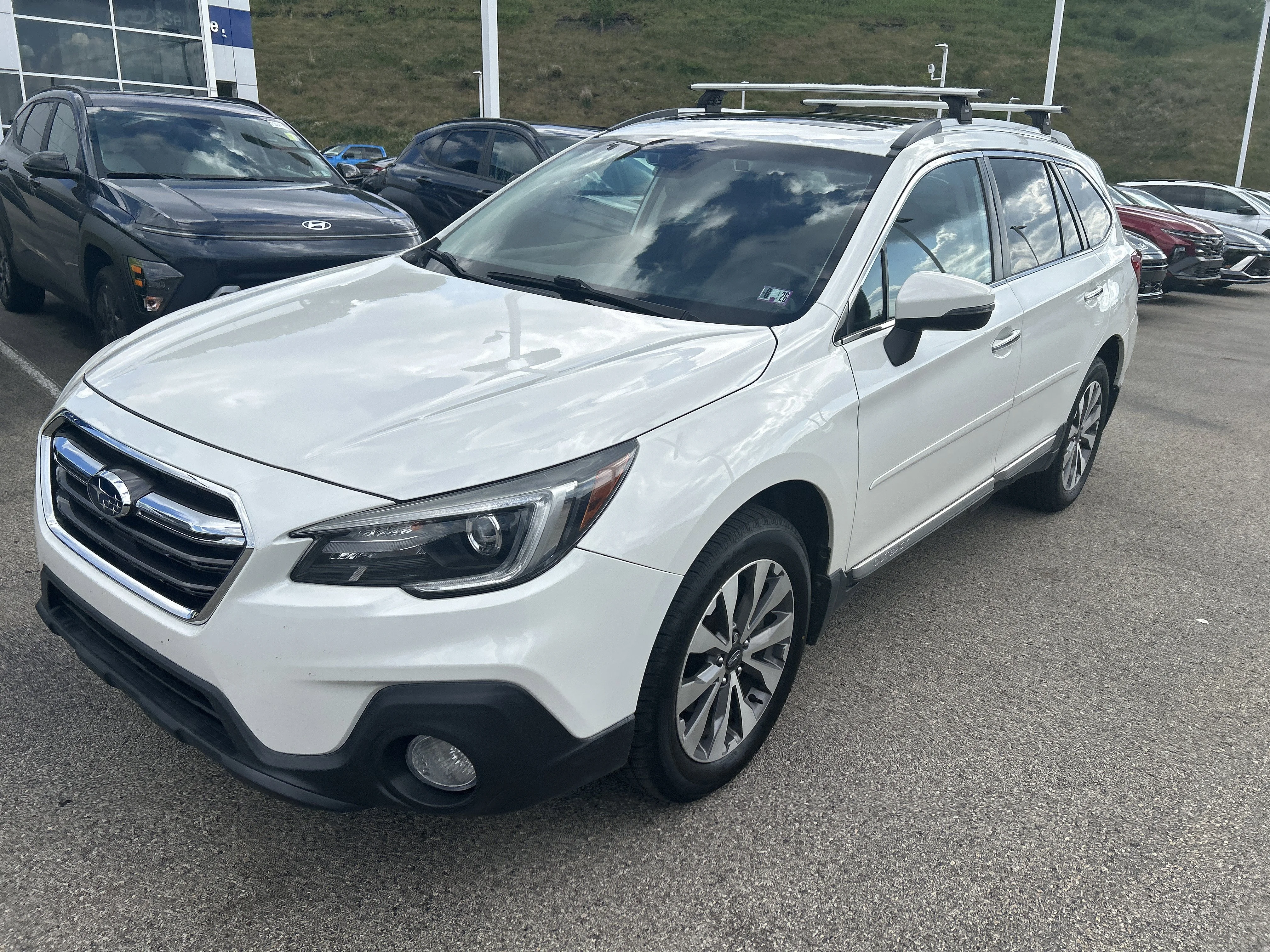 Used 2018 Crystal White Pearl Subaru Touring image 9