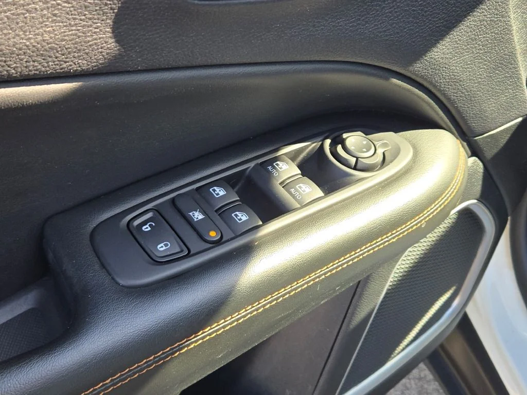 Used 2020 White Jeep Limited image 21