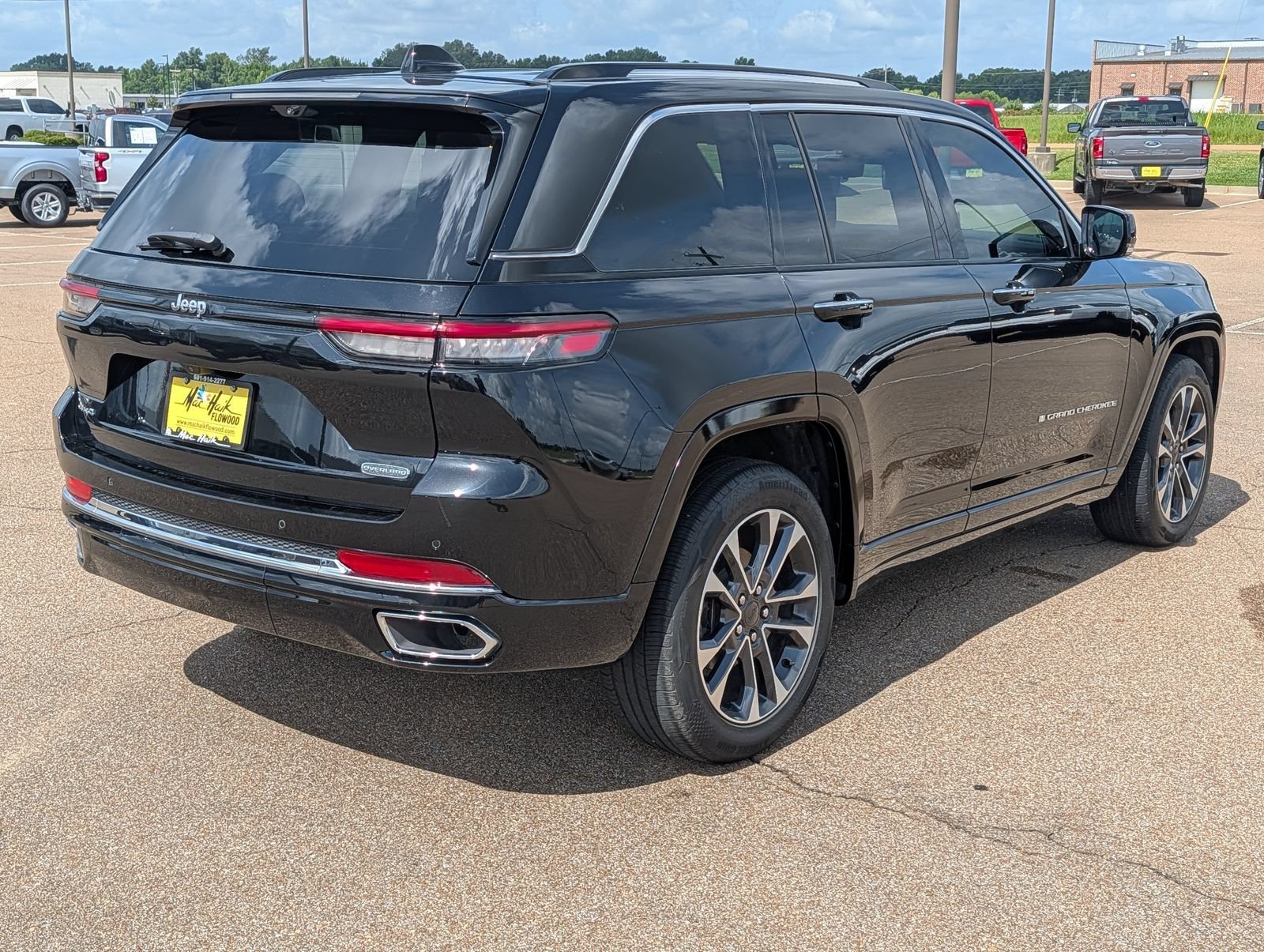 Used 2023 Black Jeep Overland 4x4 image 5