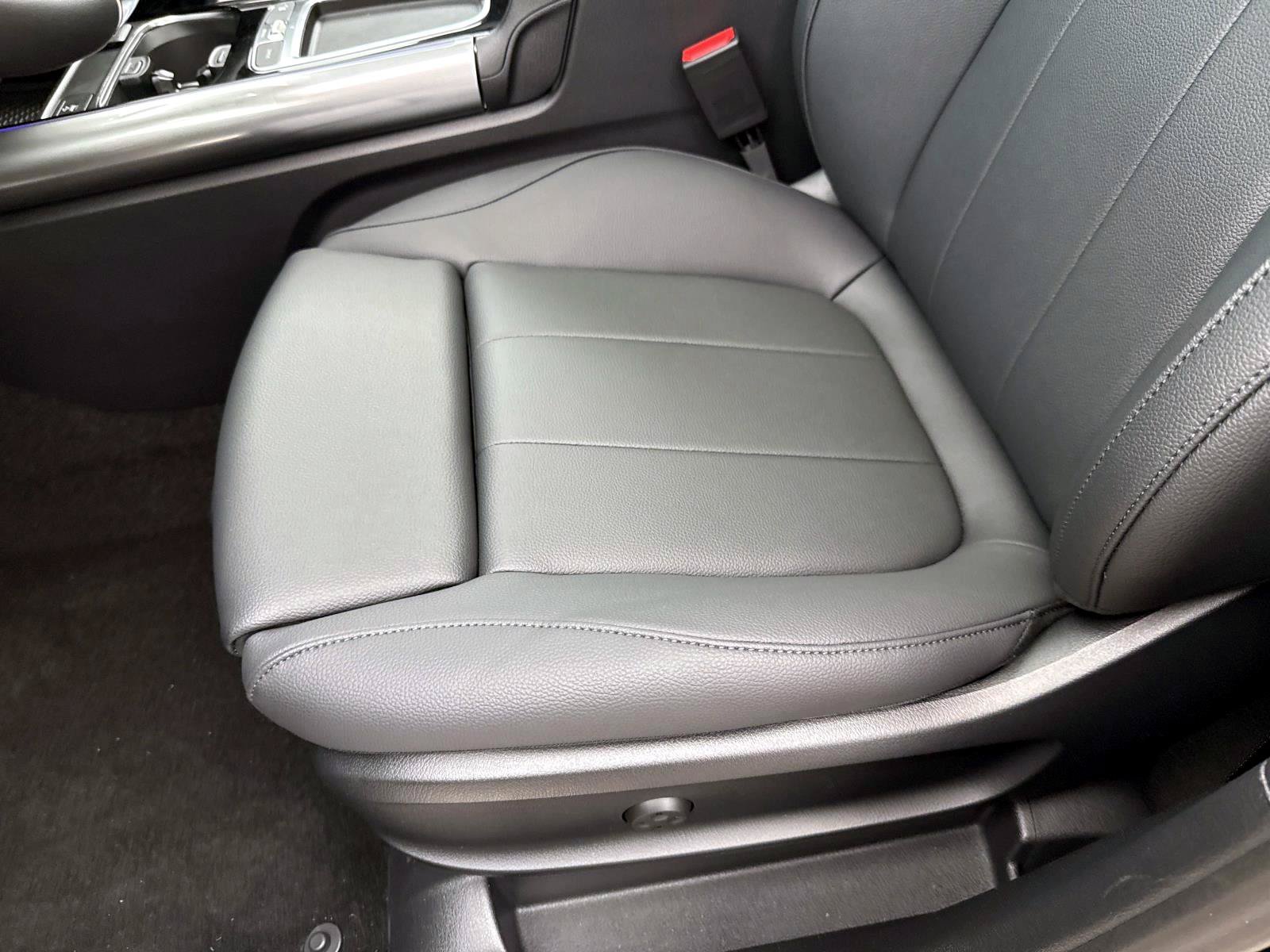 New 2026 Black Mercedes-Benz 250 4MATIC® SUV image 21