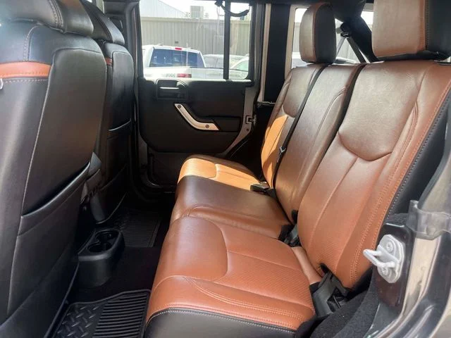 Used 2016 Gray Jeep Unlimited Sahara image 15