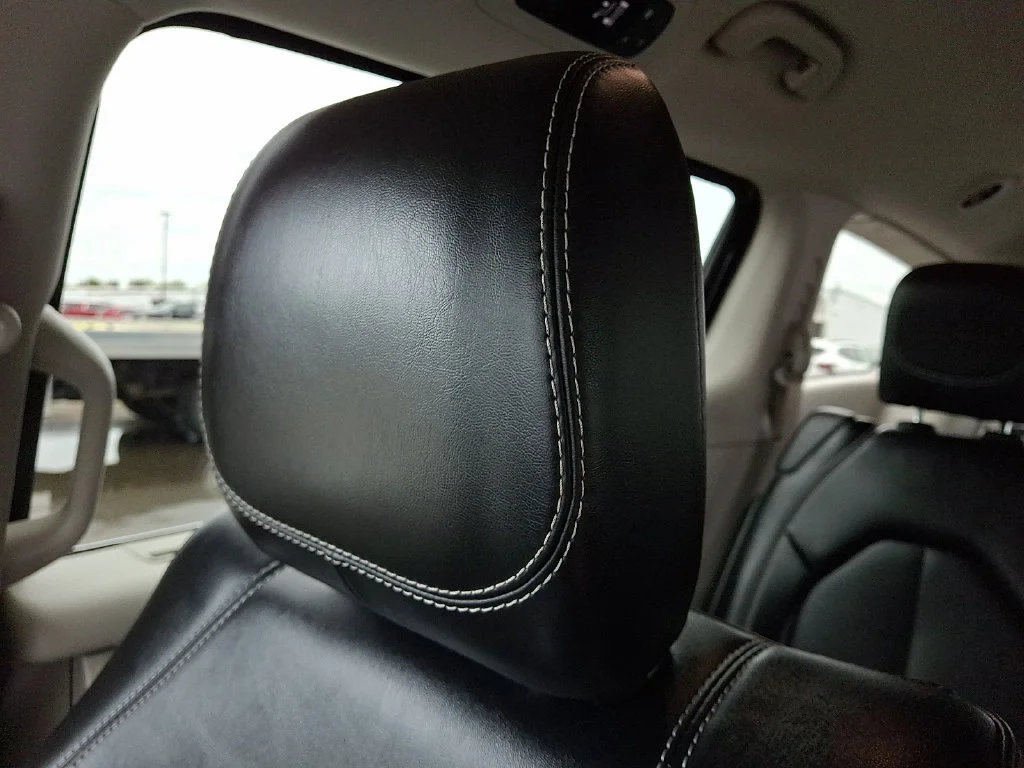 Used 2024 Diamond Black C Chrysler Touring L image 18