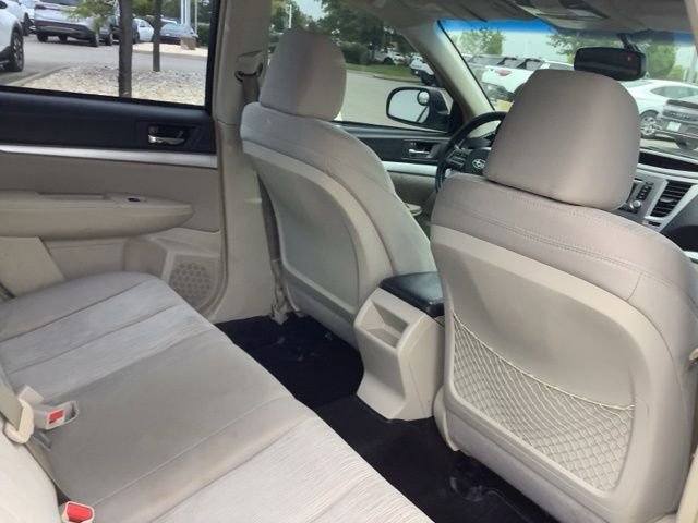 2014 Subaru Legacy 2.5i Premium - Photo 25