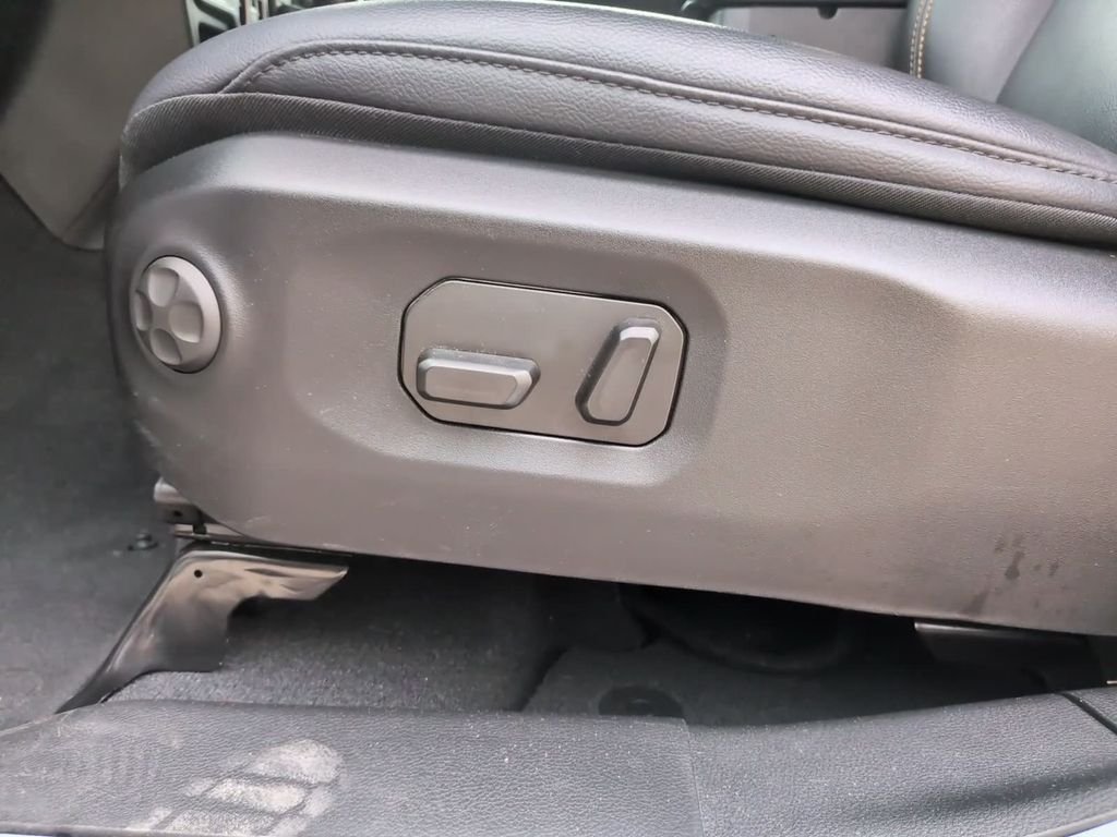 Used 2024 Silver Jeep Sahara image 19