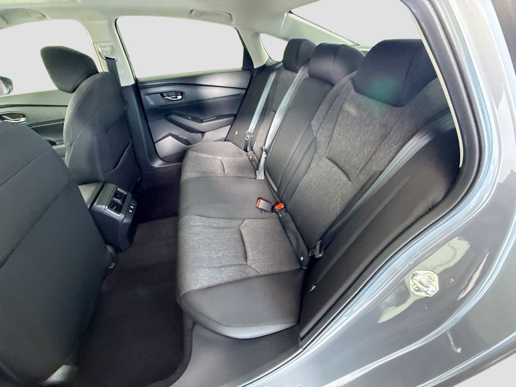 Certified Used 2025 Urban Gray Pearl Honda SE image 21